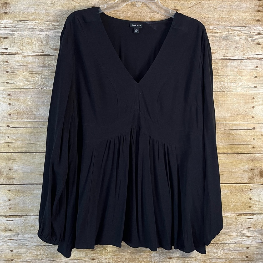 Torrid Women’s Black V-Neck Babydoll Empire Waist Blouse Top Pullover Size 1X